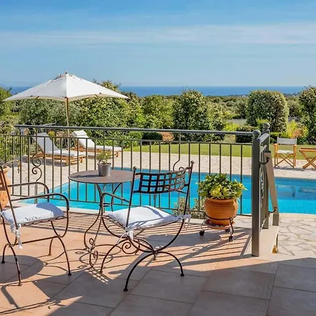Sleeps 4 Air Con Wifi Villa Mousata
