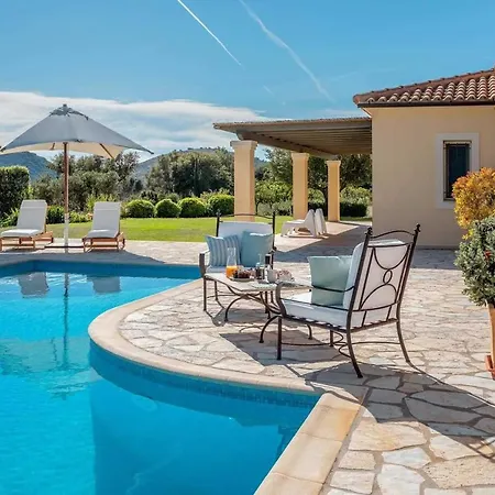 Sleeps 4 Air Con Wifi * Mousata